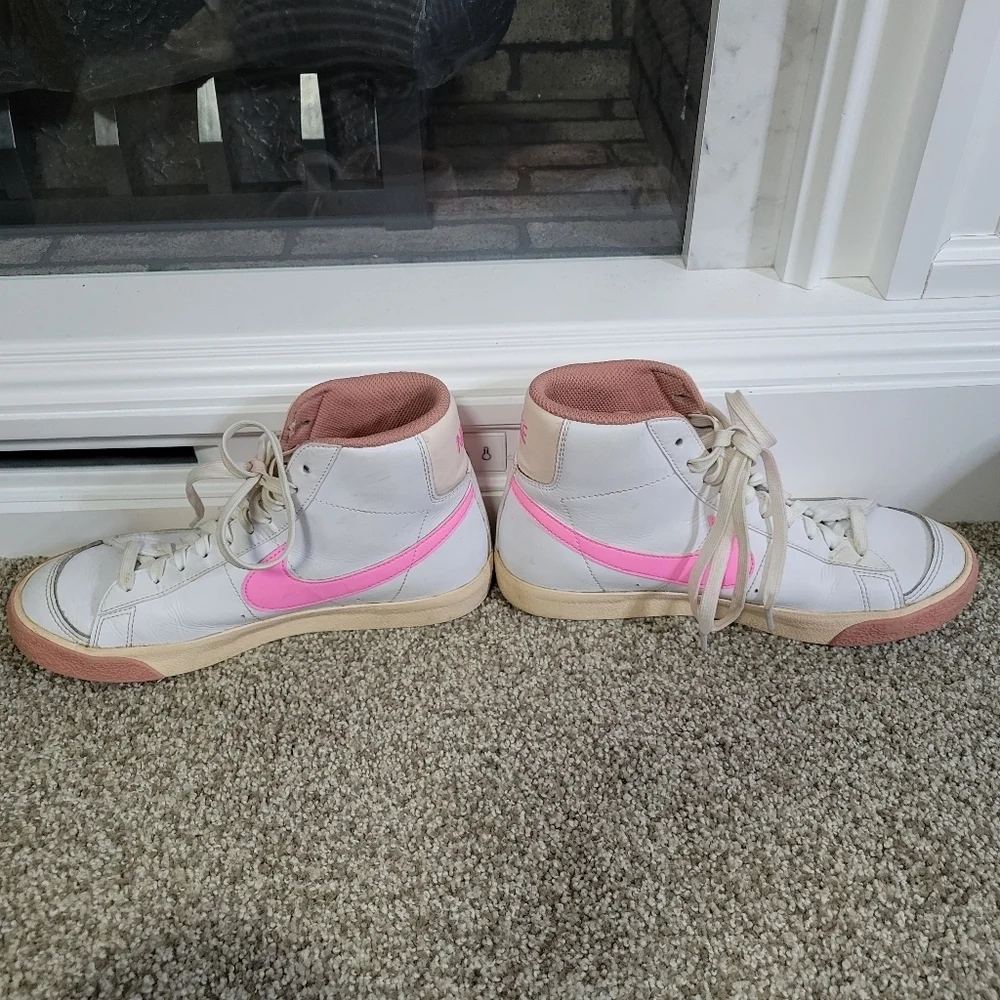 Nike Blazer Mid '77 Sneakers White/Guava Ice/Jade Ice/ Girls Sz 6Y Or  Women 7.5